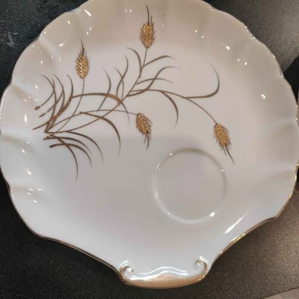 Vintage 1950s Lefton Shell Dinner Plates Gold Wheat Scalloped China Set of 4
